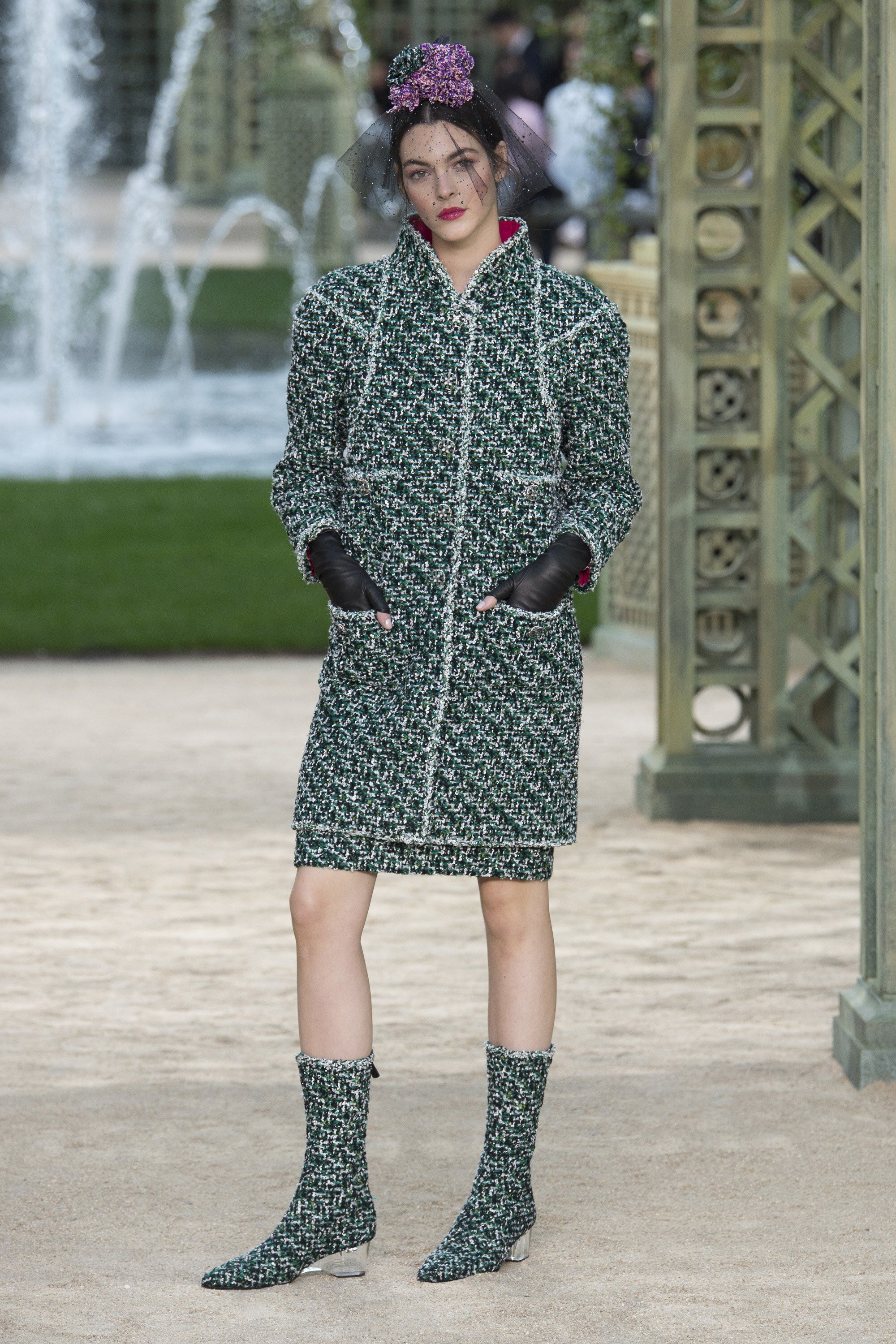 Chanel Wool Tweed Coat with Stand-Up Collar in Green — UFO Chanel Wool Tweed Coat with Stand-Up Collar in Green — UFO